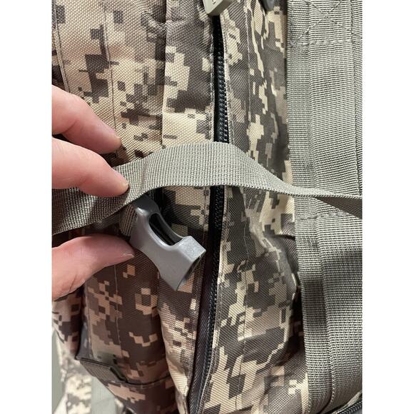 Rare Humvee Delta Tactical Backpack Several Pockets Hip Belt Large Green/Beige - Picture 16 of 16